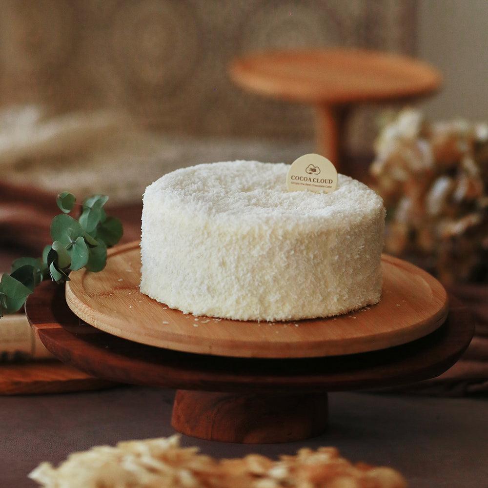 Experience Fairytale Magic with Cocoa Cloud’s “Snow White” White Chocolate and Coconut Cake