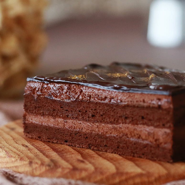 Signature Cloud Chocolate Square Cake